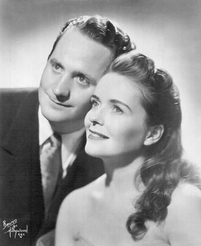 Les_Paul_and_Mary_Ford_1953 image_credit NBC Television-photo by Bruno of Hollywood